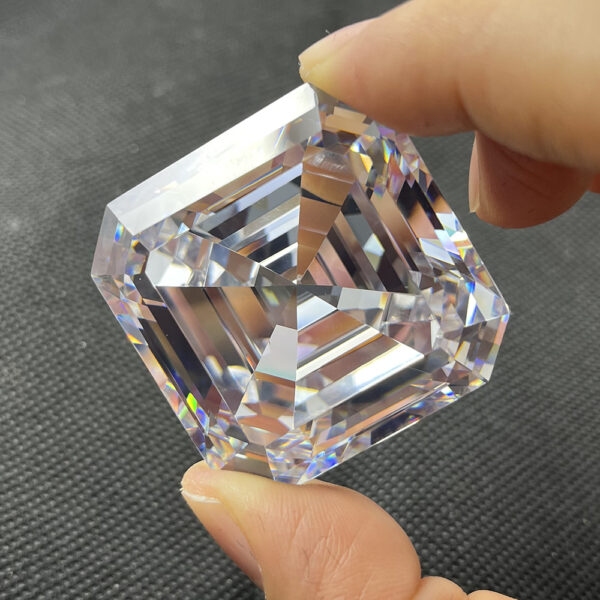 Lesedi La Rona diamond replica cubic zirconia manufacturer