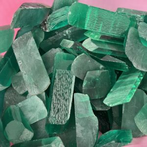 Hydrothermal Columbian Green Color Emerald Rough Manufacturer